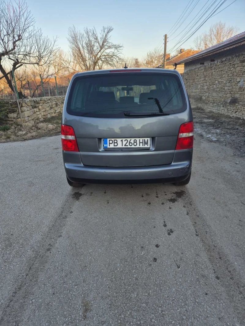 VW Touran, снимка 5 - Автомобили и джипове - 48741527