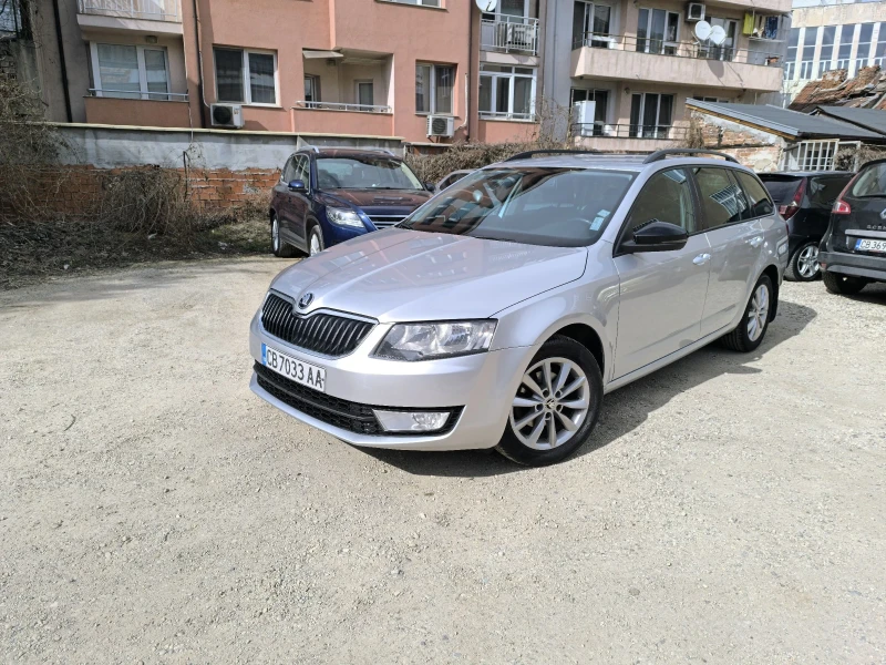 Skoda Octavia Напълно обслужен, снимка 1 - Автомобили и джипове - 49458189