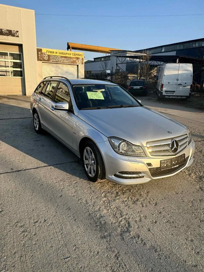 Mercedes-Benz C 220 Автомат фейслифт, снимка 6 - Автомобили и джипове - 52395926