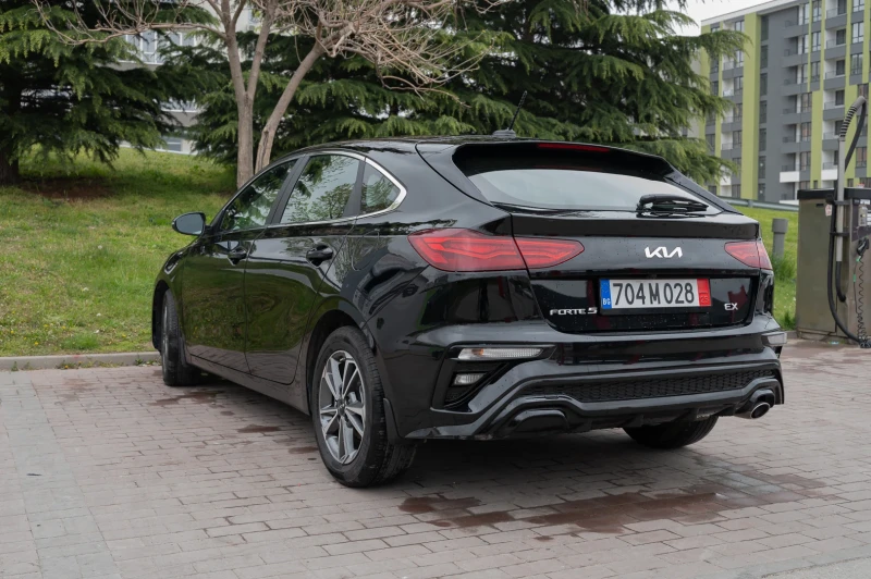 Kia Forte 5 , снимка 7 - Автомобили и джипове - 52732334