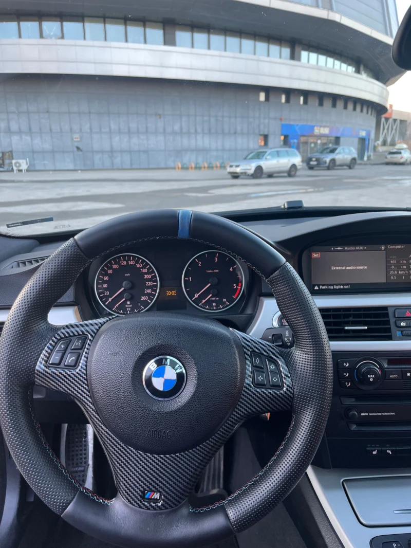 BMW 330, снимка 13 - Автомобили и джипове - 52920939