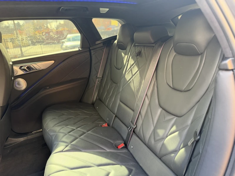 BMW XM HIGHLY OPTIONED!, снимка 16 - Автомобили и джипове - 53492314