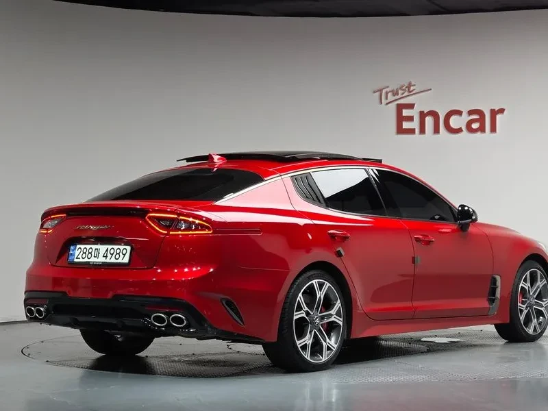 Kia Stinger 3.3 AWD GT - САМО 30% АВАНС, снимка 2 - Автомобили и джипове - 55889030