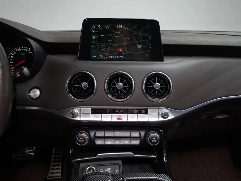 Kia Stinger 3.3 AWD GT - САМО 30% АВАНС, снимка 14 - Автомобили и джипове - 55889030