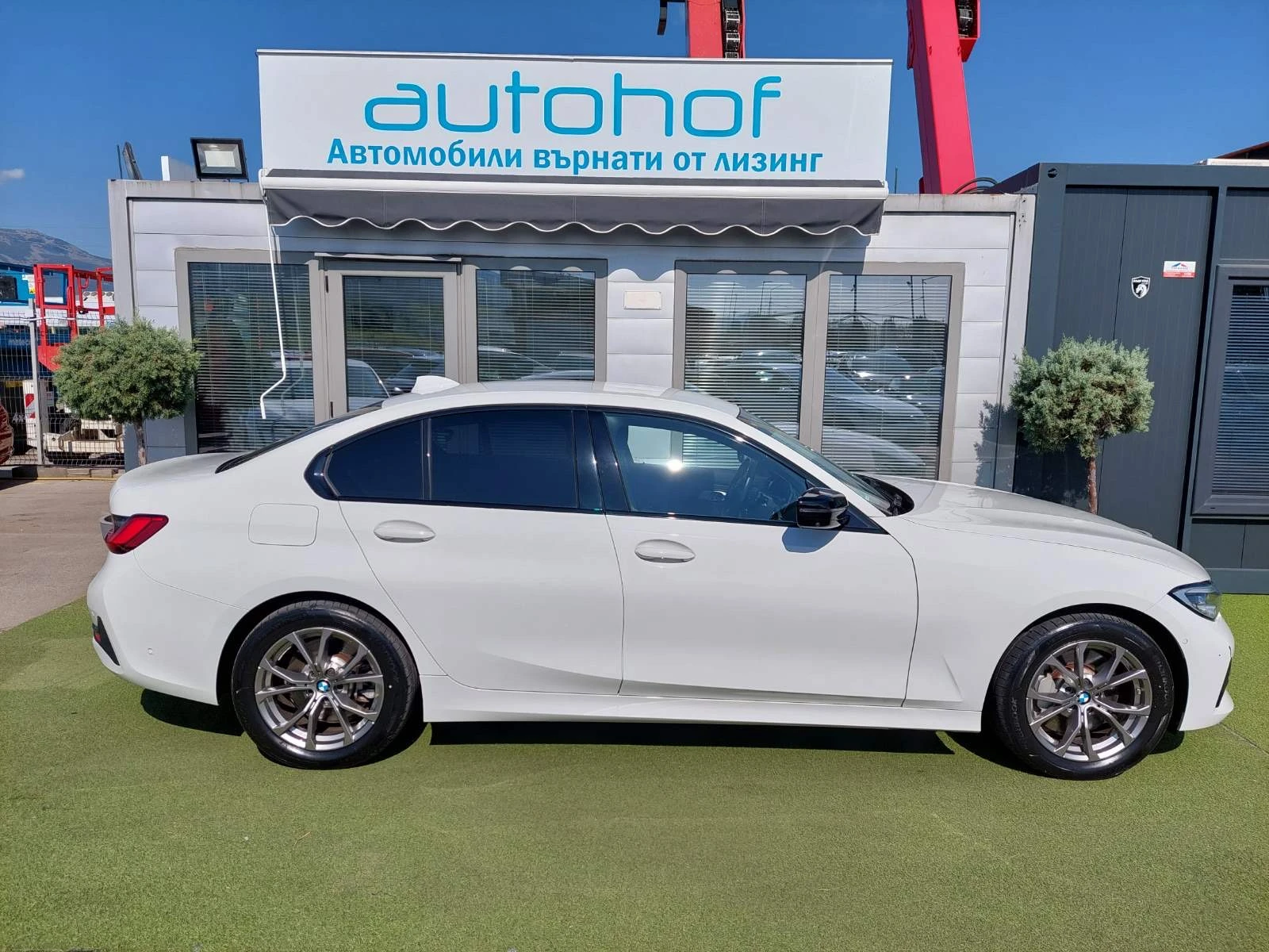 BMW 330 еHybrid/SportLine/2.0/295к.с/8АТ - изображение 5