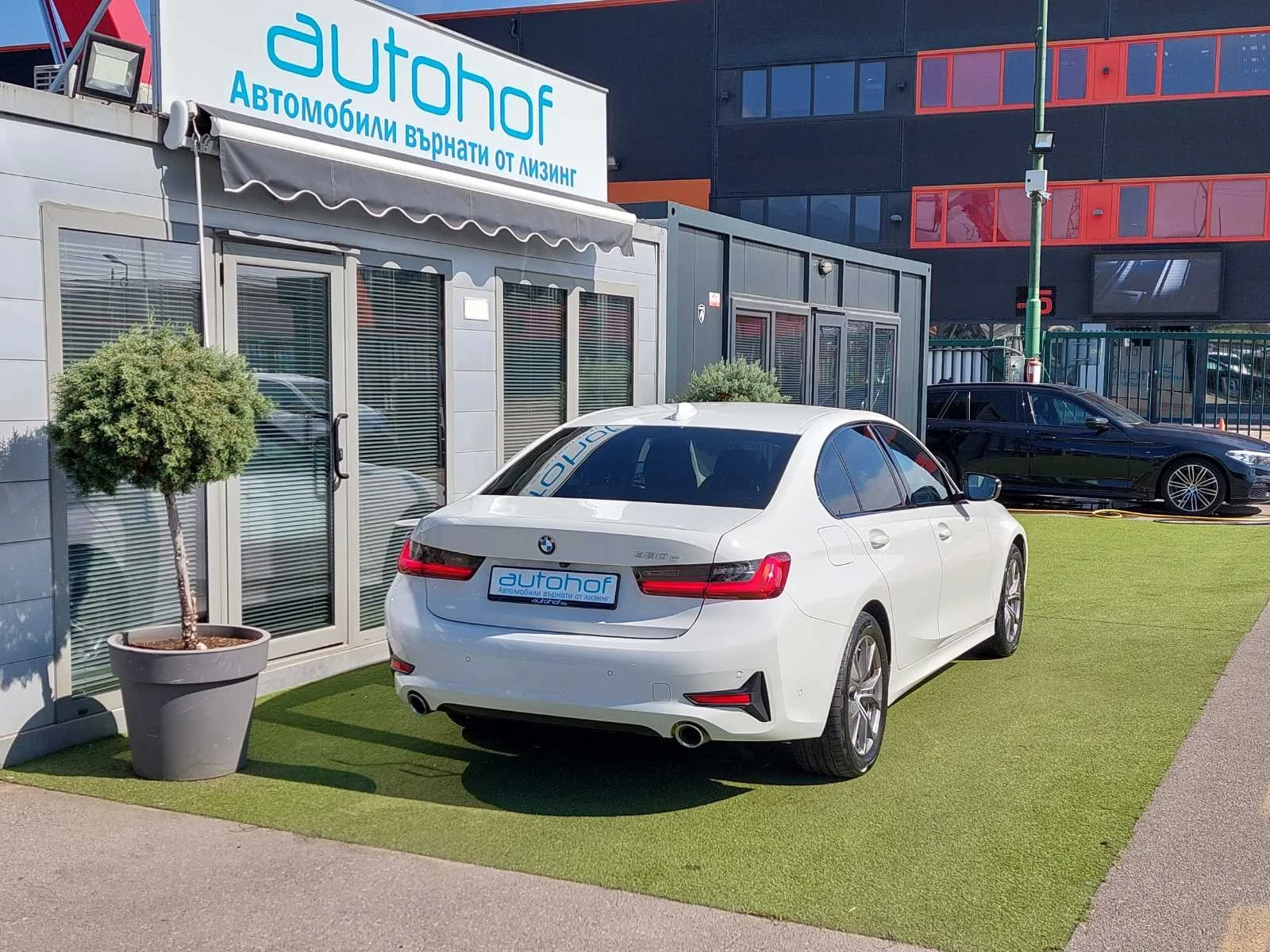 BMW 330 еHybrid/SportLine/2.0/295к.с/8АТ - изображение 6