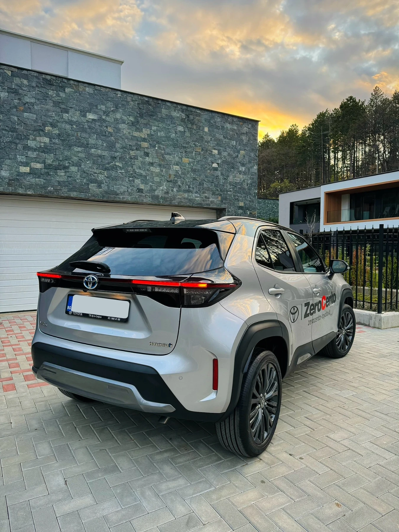 Toyota Yaris Cross Adventure / Кожен интериор / 10 години ГАРАНЦИЯ  - изображение 5