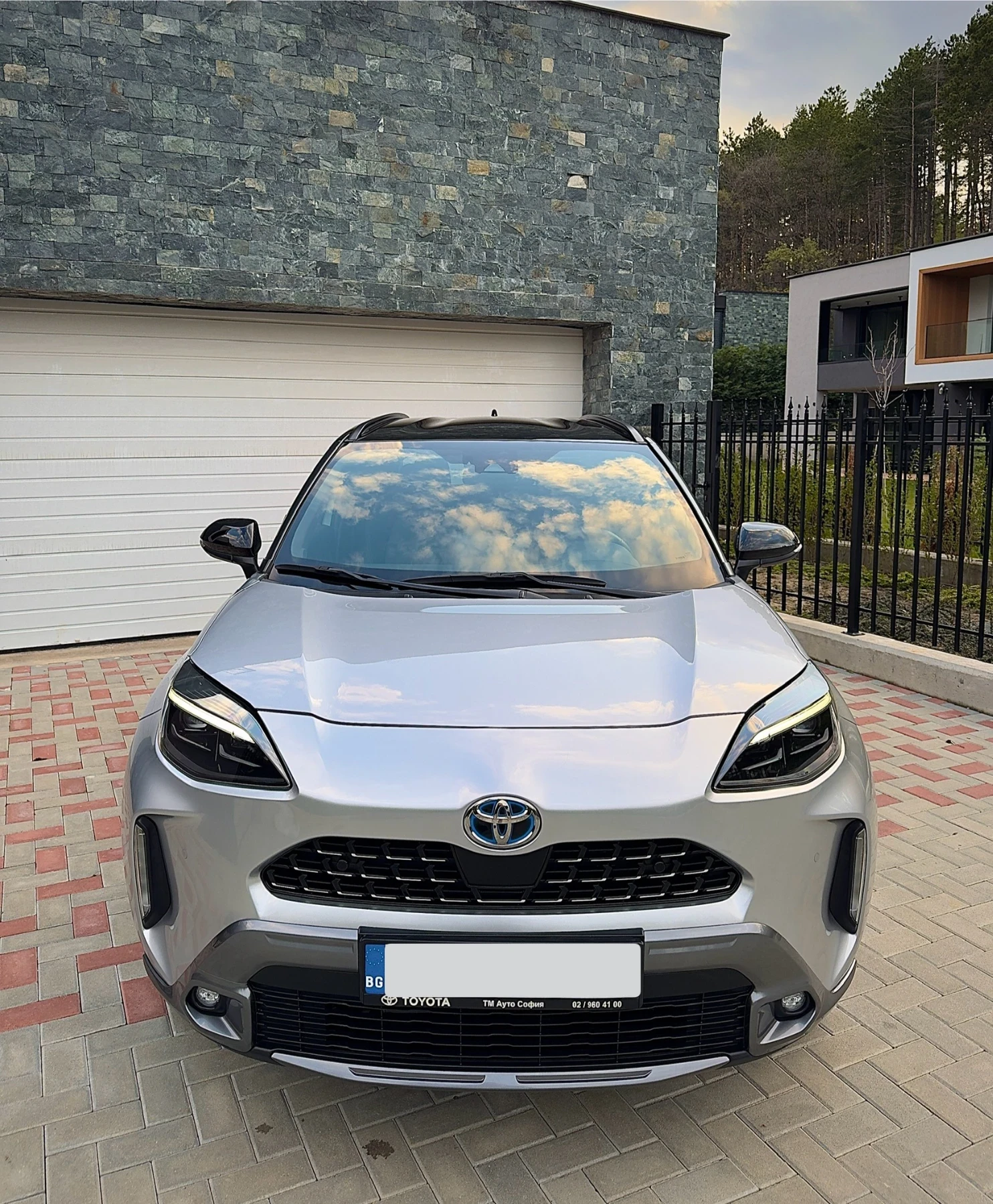 Toyota Yaris Cross Adventure / Кожен интериор / 10 години ГАРАНЦИЯ  - изображение 3