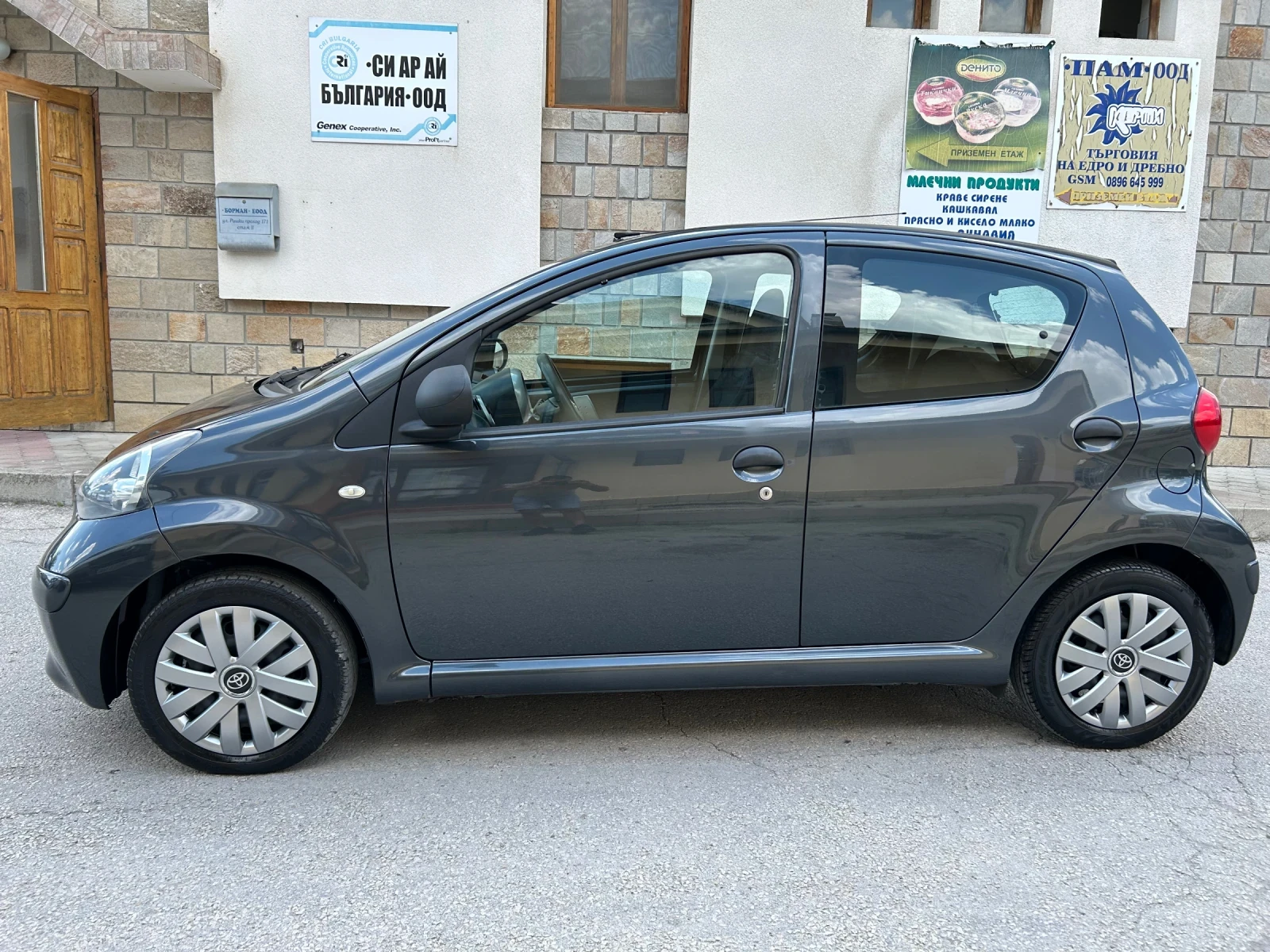 Toyota Aygo 1.0i КЛИМАТИК - изображение 7