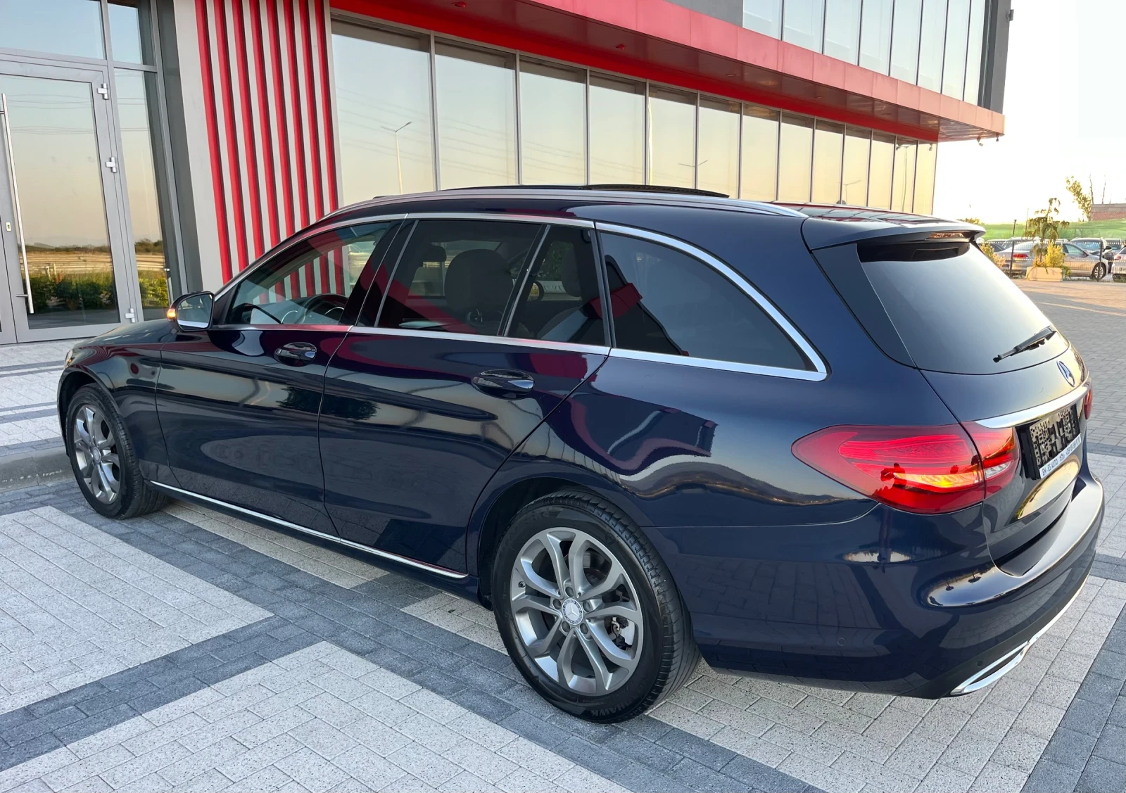 Mercedes-Benz C 200 Камера/Панорама/Нави - изображение 4