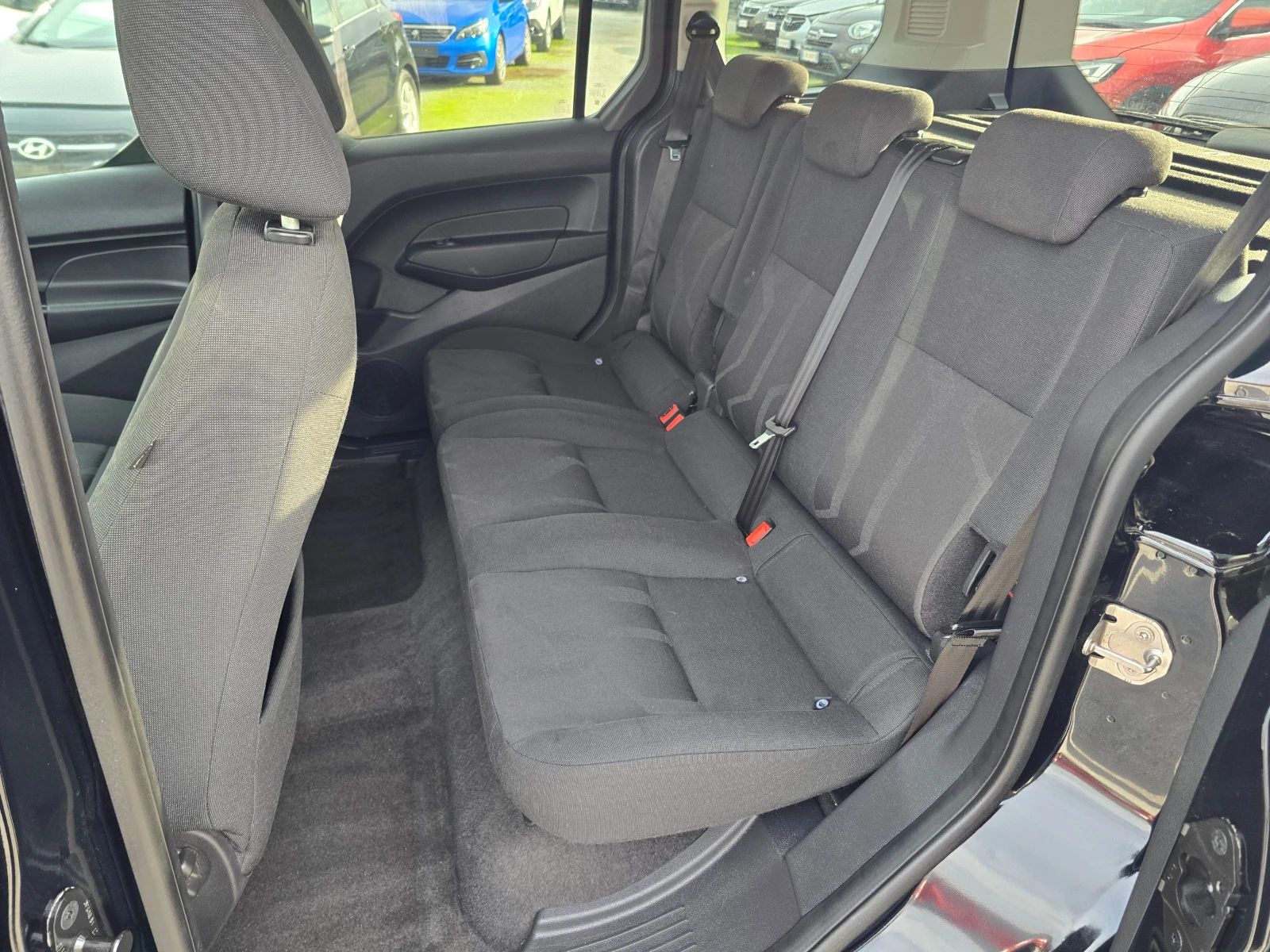 Ford Tourneo Connect 1.0i-100k.c-NAVI-EURO6 - изображение 10