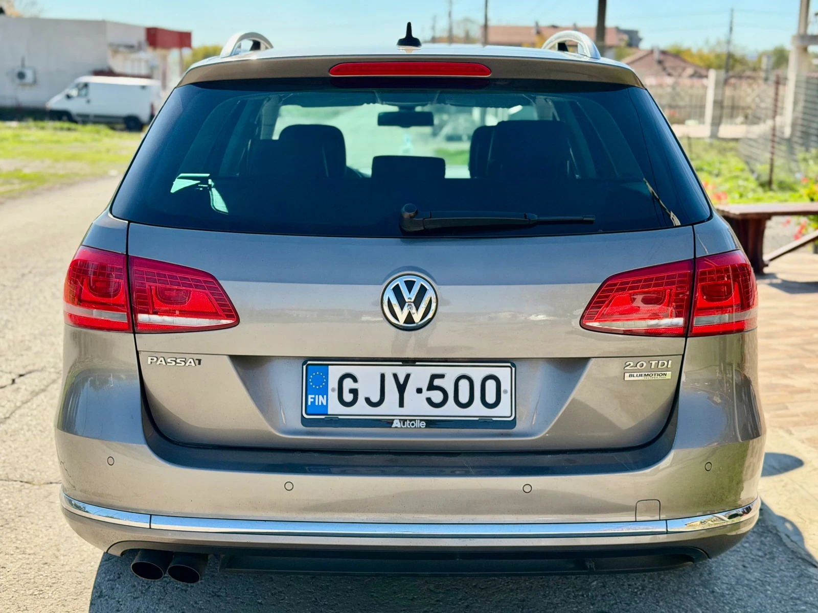 VW Passat 2.0TDI DSG - сервизна история, обслужен - изображение 2