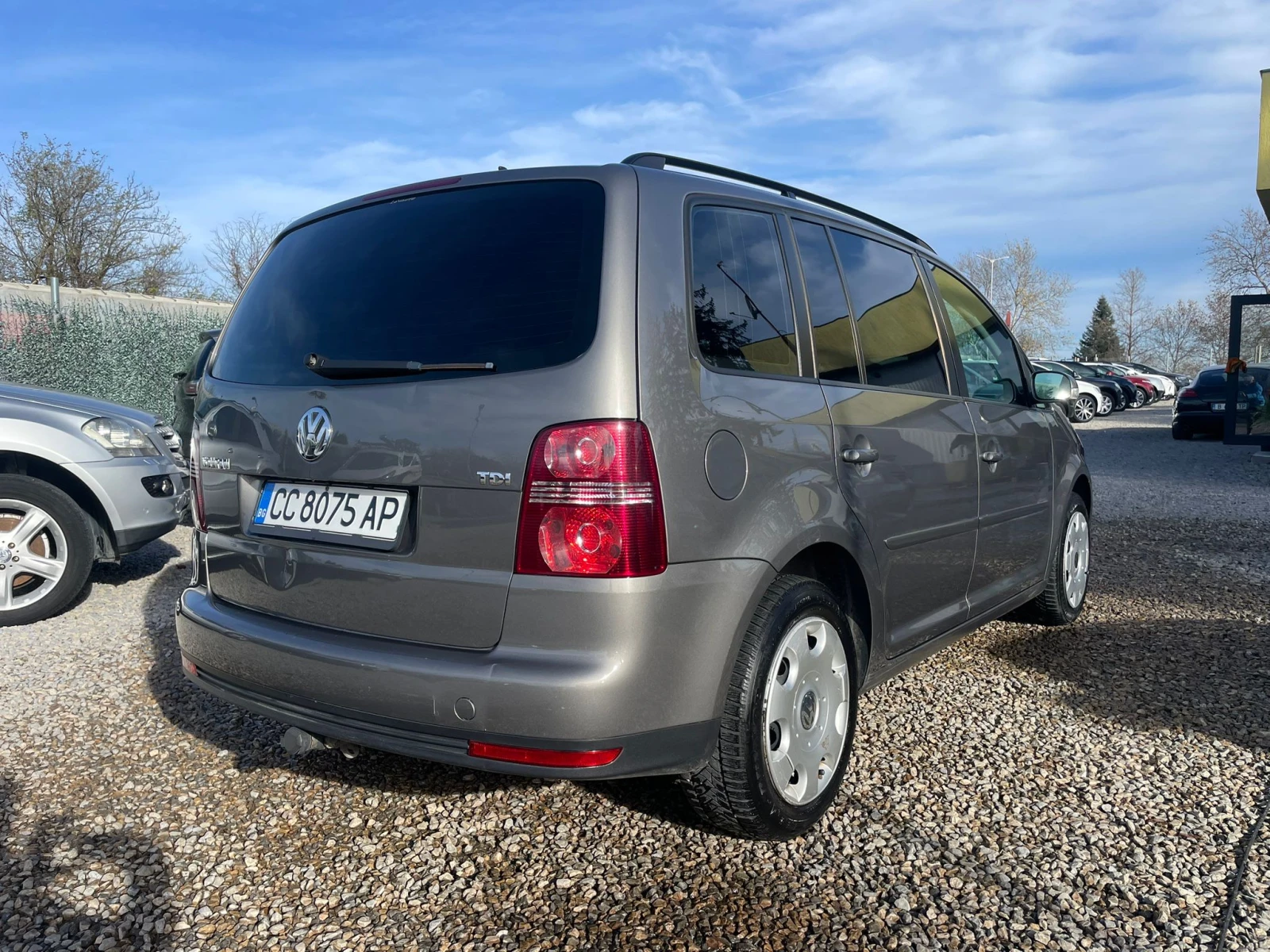 VW Touran /ВЪНШНИ ЗАБЕЛЕЖКИ, МЕХАНИКА ОК, 7 МЕСТА - изображение 4