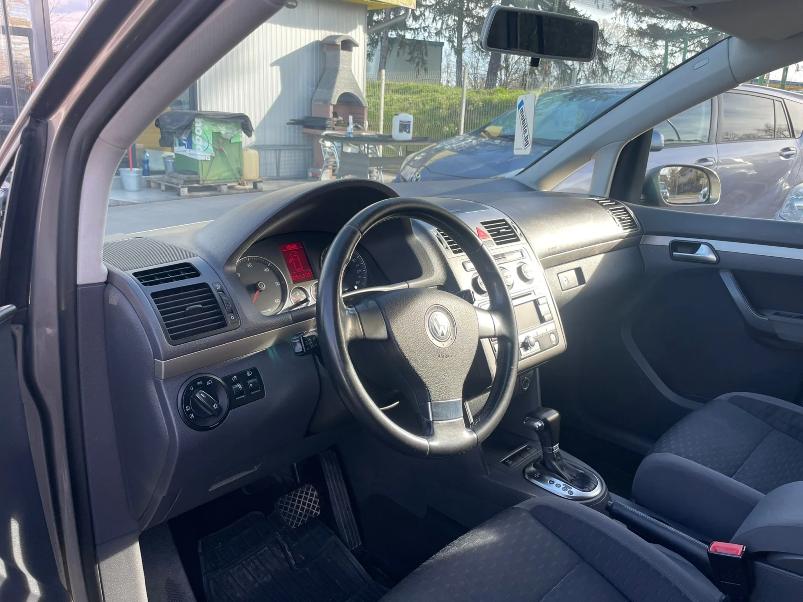 VW Touran /ВЪНШНИ ЗАБЕЛЕЖКИ, МЕХАНИКА ОК, 7 МЕСТА - изображение 9