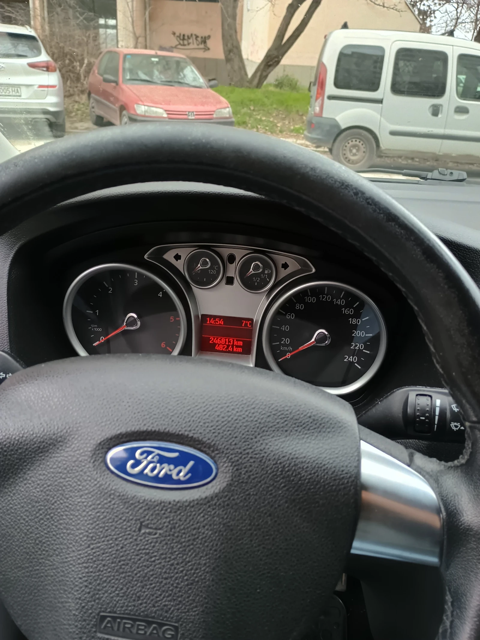 Ford Focus 1.6 90hp | Mobile.bg � ����������� 9