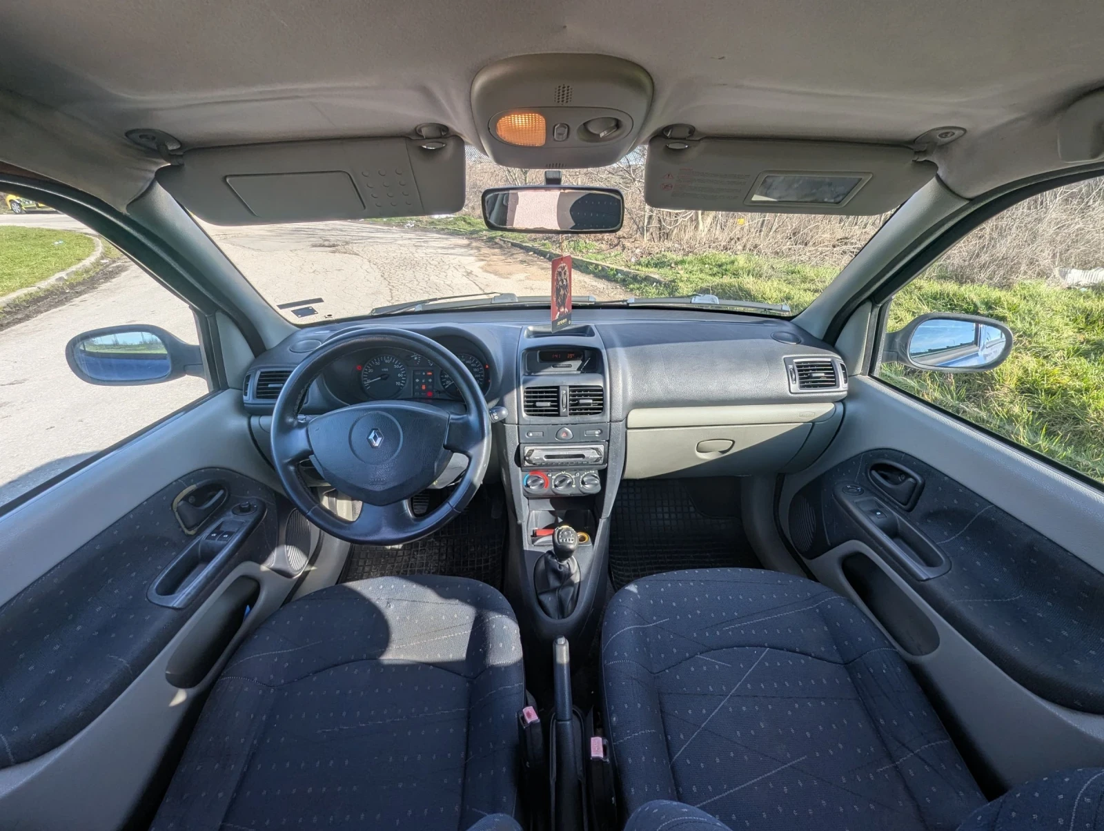 Renault Clio 1.5dci 65hp, снимка 9 - Автомобили и джипове - 53803227