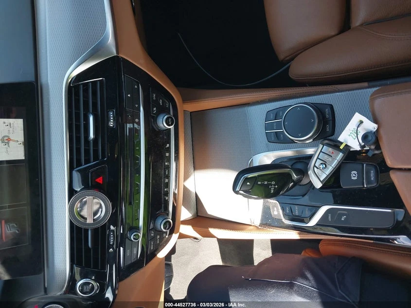 BMW 530E * PLUG-IN HYBRID* M-PACK* Iperformance* , снимка 7 - Автомобили и джипове - 54022833