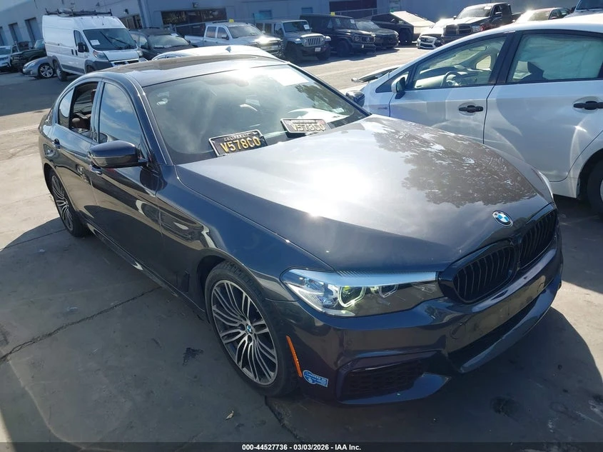 BMW 530E * PLUG-IN HYBRID* M-PACK* Iperformance* , снимка 2 - Автомобили и джипове - 54022833