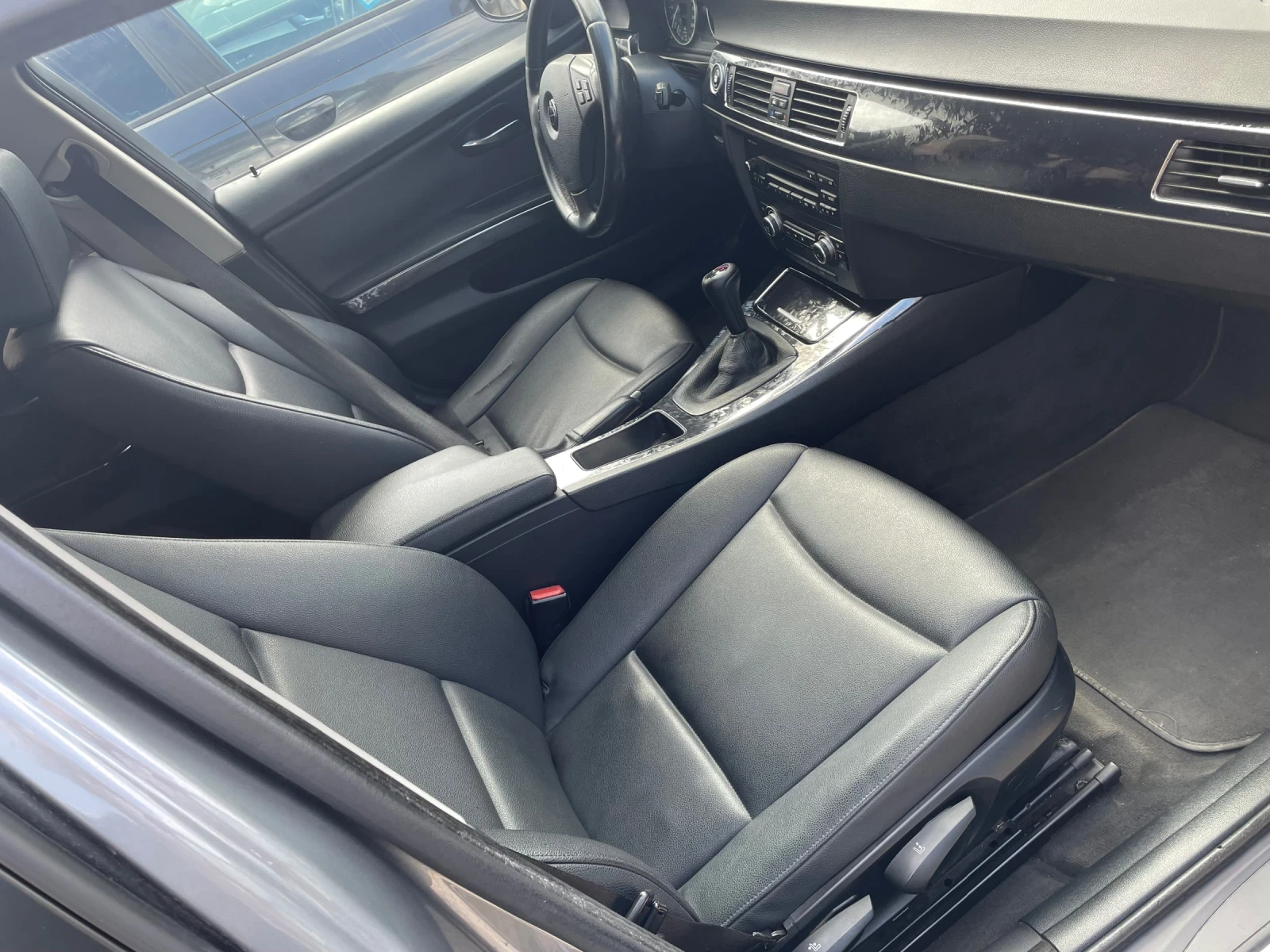 BMW 320 2.0 177 ks face 2010, снимка 8 - Автомобили и джипове - 54144741