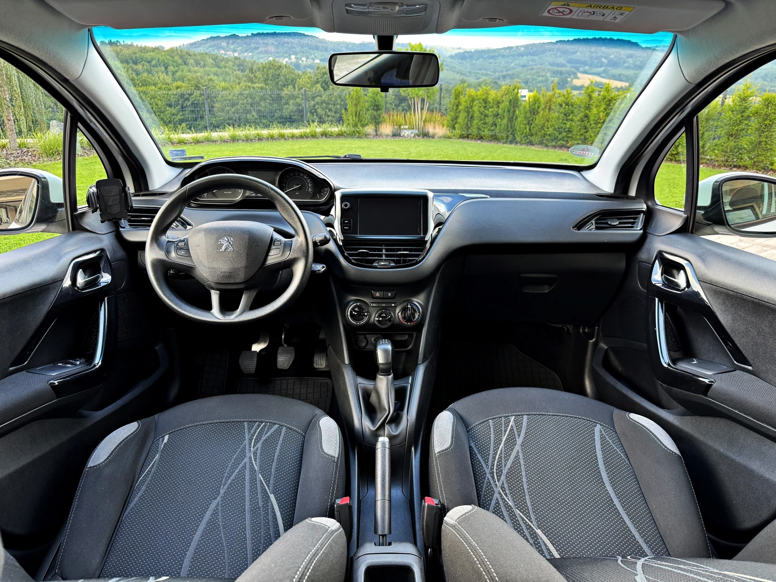 Peugeot 208 1.6 HDI Navi/Клима/, снимка 8 - Автомобили и джипове - 55148452