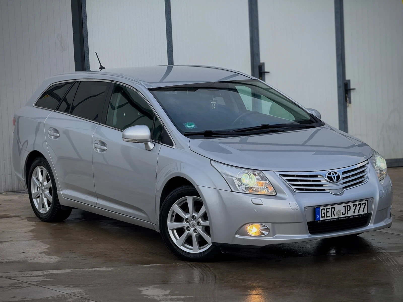 Toyota Avensis 2.0 Executive/Keyless/Камера/Адаптивни Фарове, снимка 2 - Автомобили и джипове - 55514321