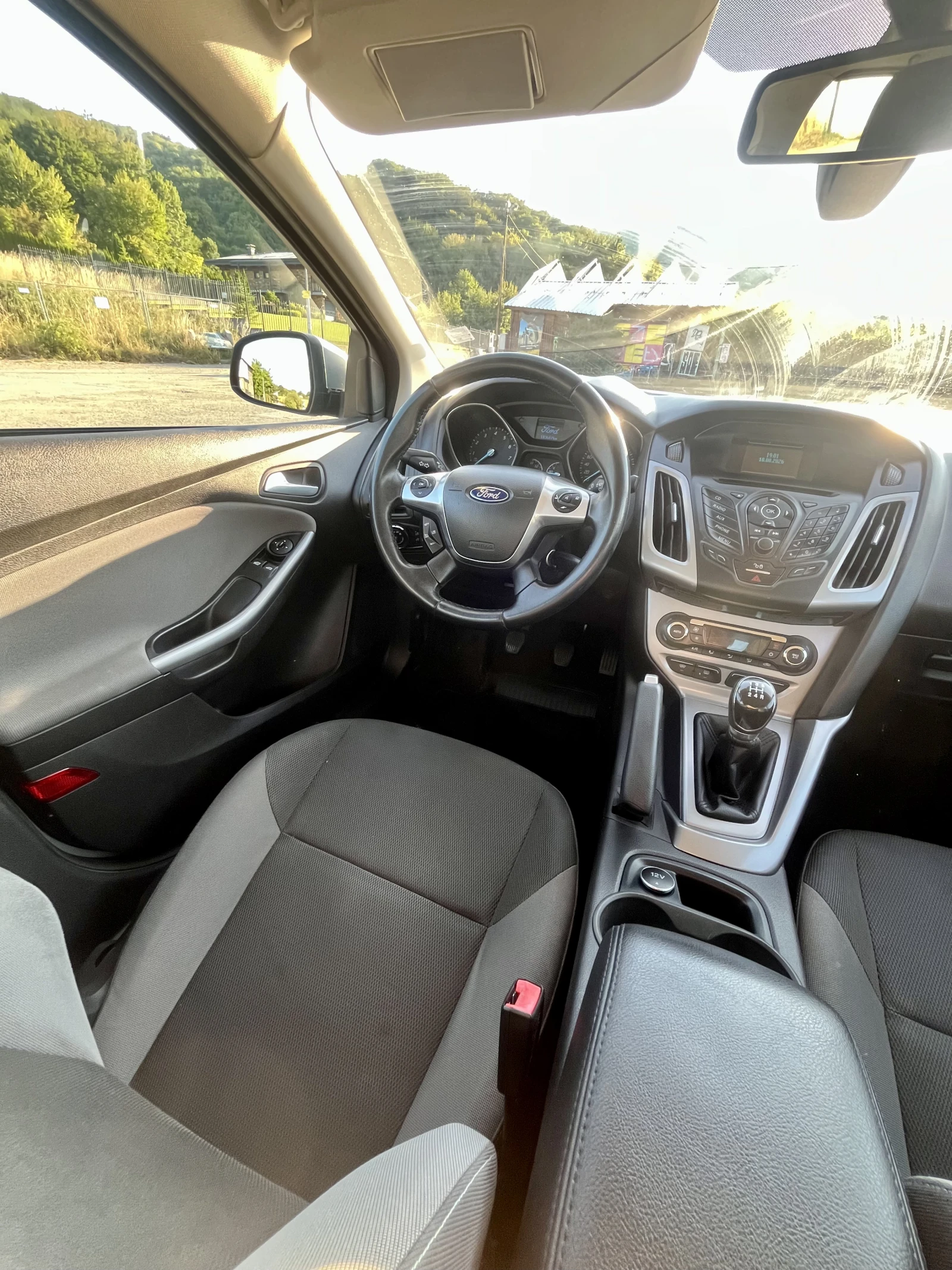 Ford Focus 1.0I 101k.c Eco-Boost, снимка 10 - Автомобили и джипове - 55618885