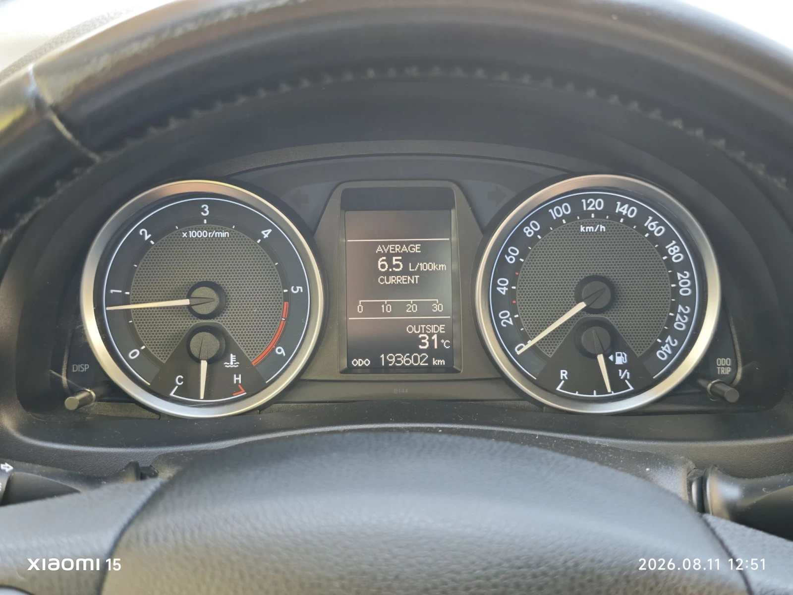 Toyota Auris, снимка 11 - Автомобили и джипове - 55624934