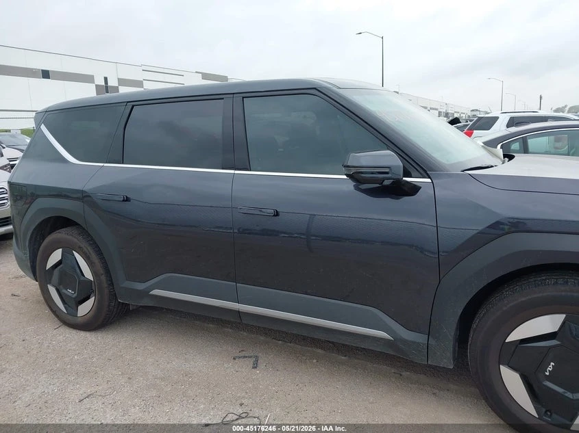 Kia EV9 Light Long Range, снимка 13 - Автомобили и джипове - 55634961