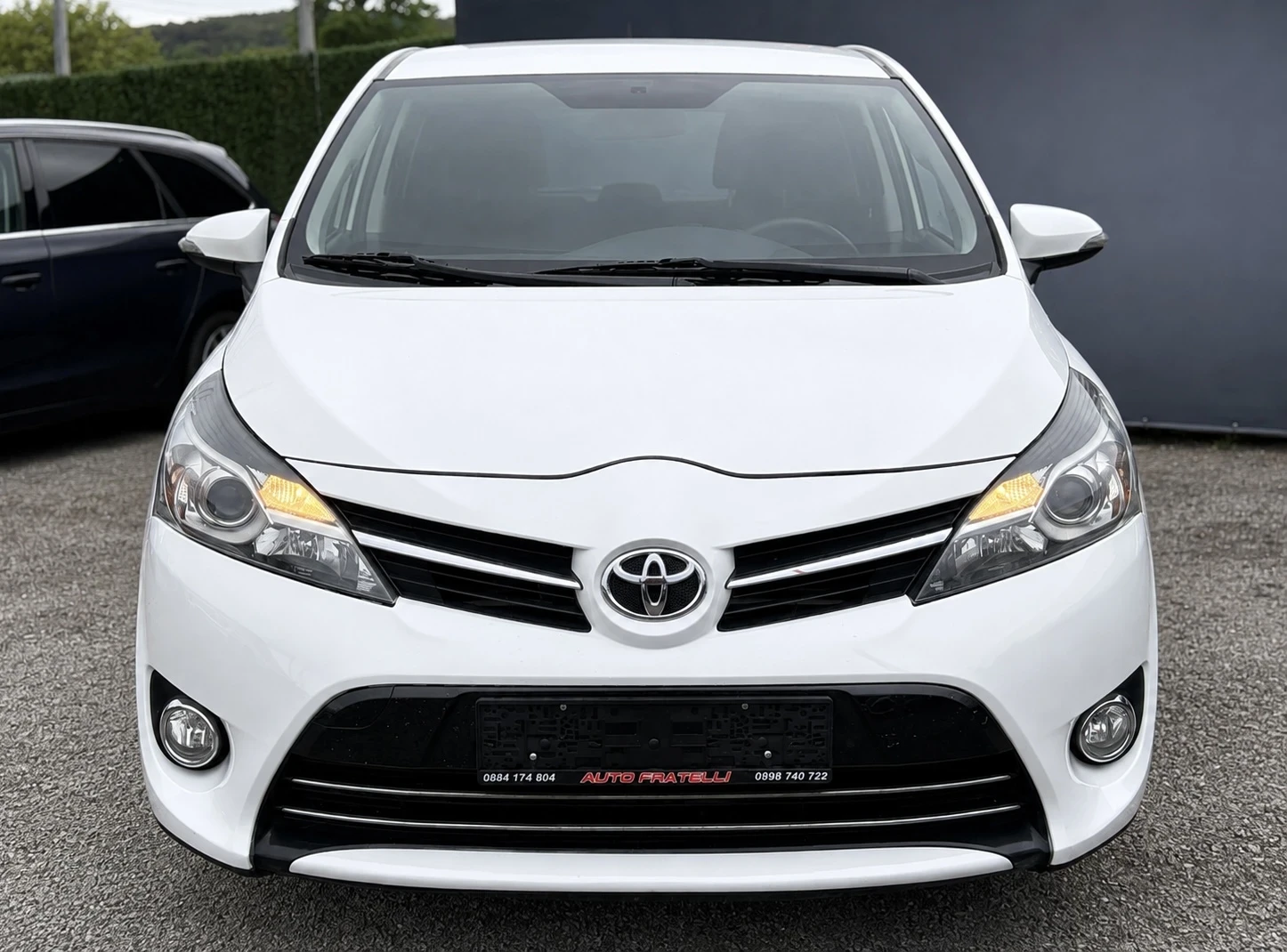 Toyota Verso 1.6 d4D| 7 местен| ЛИЗИНГ | БАРТЕР, снимка 2 - Автомобили и джипове - 55779769