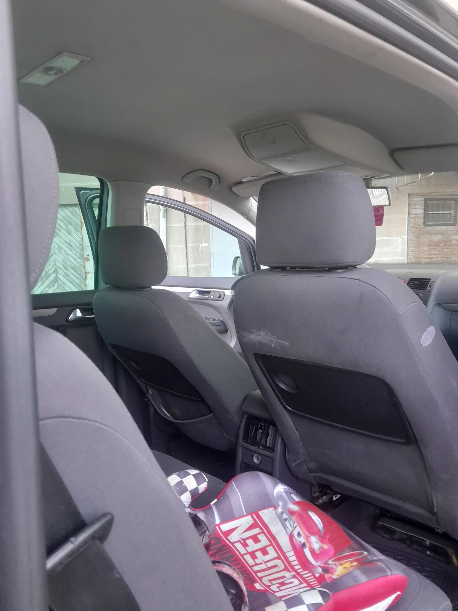 VW Touran, снимка 8 - Автомобили и джипове - 56193405