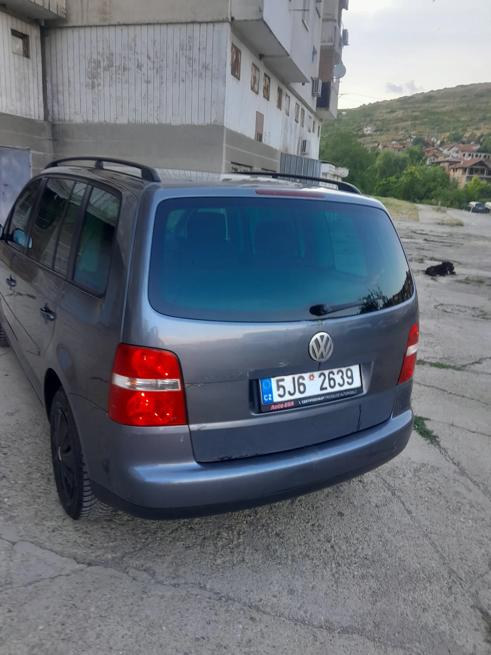 VW Touran, снимка 5 - Автомобили и джипове - 56193405