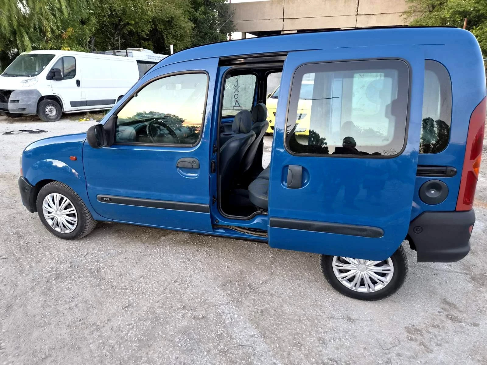 Renault Kangoo 1.9DTI. + КЛИМА., снимка 3 - Автомобили и джипове - 56372784