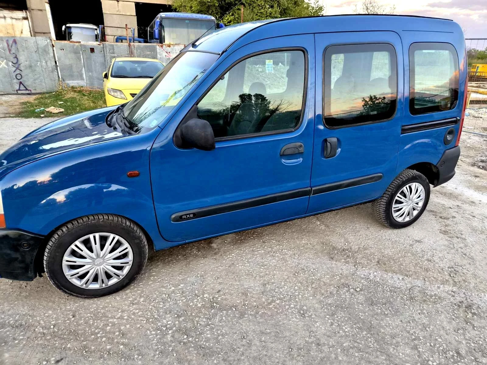 Renault Kangoo 1.9DTI. + КЛИМА., снимка 2 - Автомобили и джипове - 56372784
