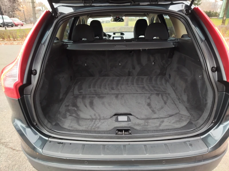 Volvo XC60 2, 4d 176ps, снимка 17 - Автомобили и джипове - 52648130