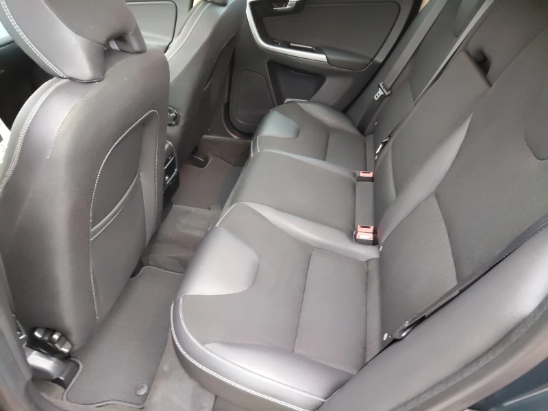 Volvo XC60 2, 4d 176ps, снимка 11 - Автомобили и джипове - 52648130