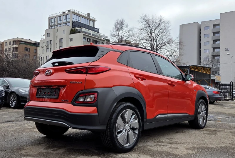 Hyundai Kona 64KWh/Blue Link/ВГаранция/СЕРВИЗНА КНИЖКА, снимка 4 - Автомобили и джипове - 52711730