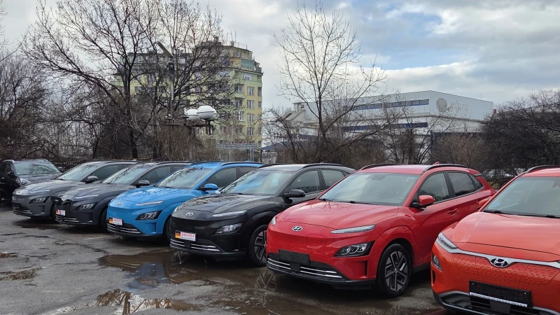 Hyundai Kona 41хилКМ/СЕРВИЗНА КНИЖКА/Premium, снимка 16 - Автомобили и джипове - 52711730