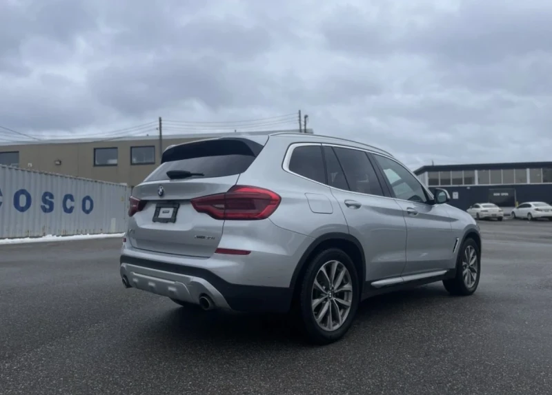 BMW X3 30i * * ЧЕРЕН САЛОН * * КАМЕРА * * МЪРТВА ТОЧКА * , снимка 4 - Автомобили и джипове - 53349407