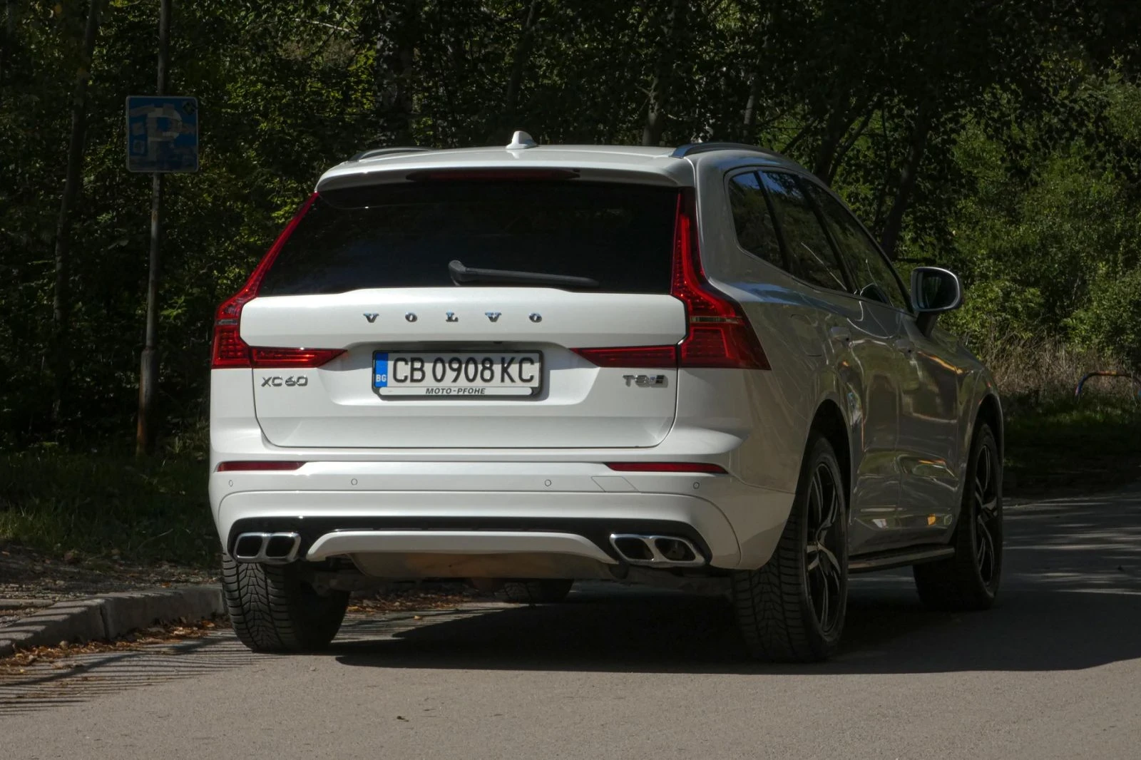 Volvo XC60 T8  - изображение 3