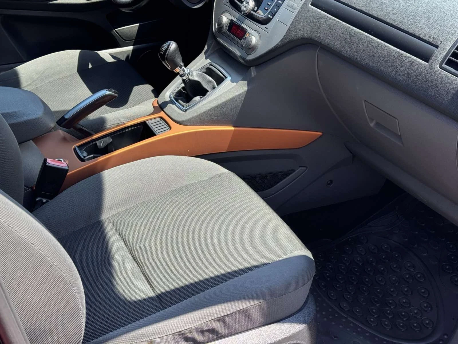Ford Kuga 2.0D /КУПУВАНА В БГ/ПЪРВИ СОБСТВЕНИК/ РЕАЛНИ КМ  - изображение 10