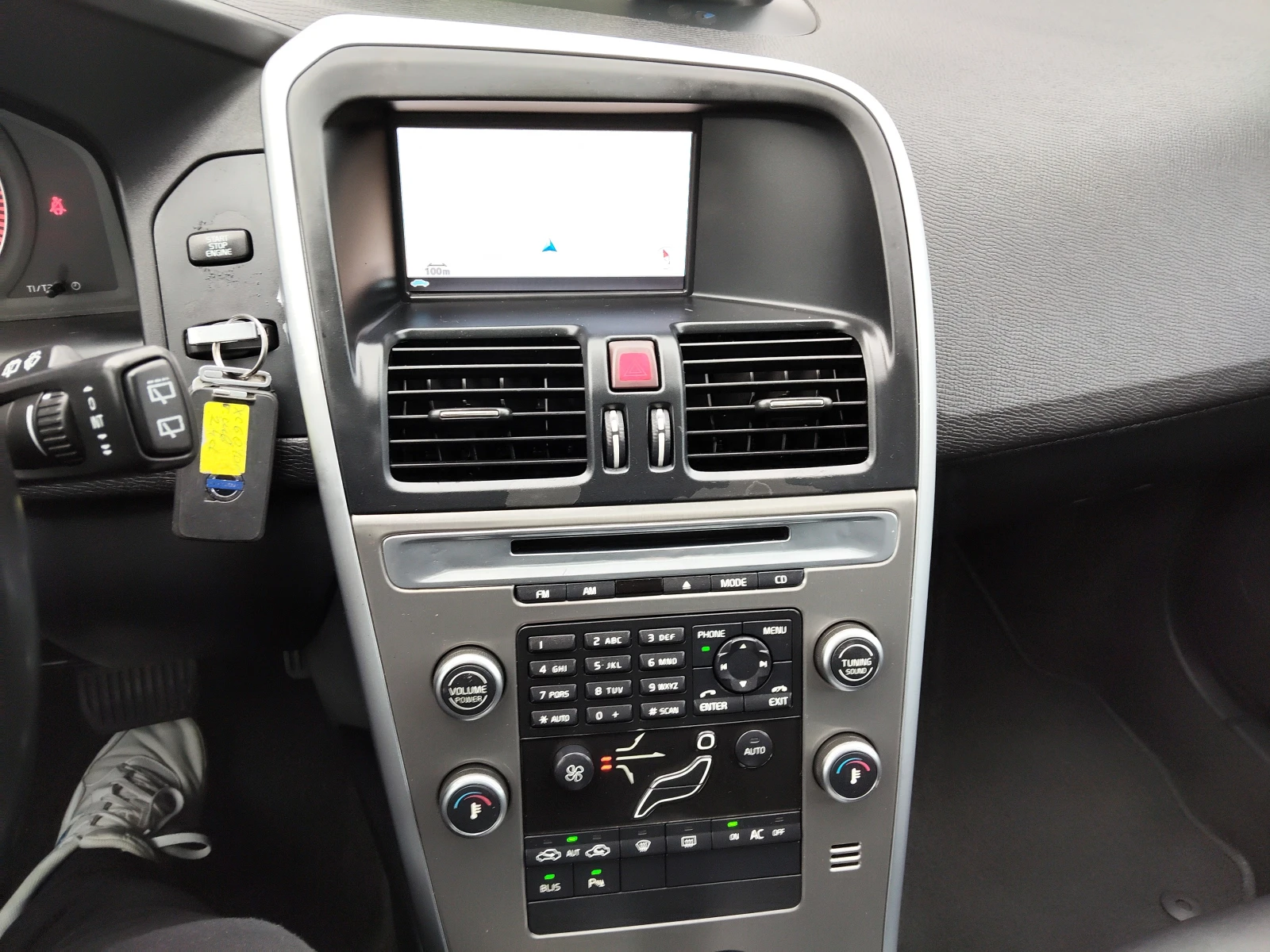 Volvo XC60 2, 4d 176ps - изображение 9