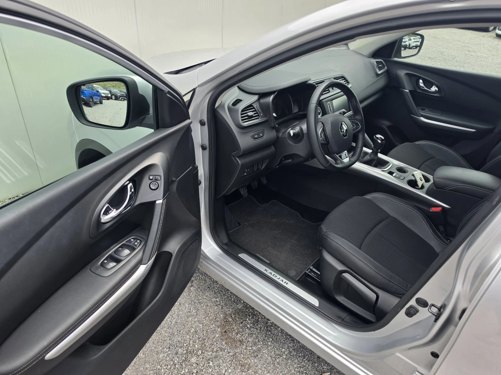 Renault Kadjar 1.5DCi Euro6, снимка 8 - Автомобили и джипове - 54349462