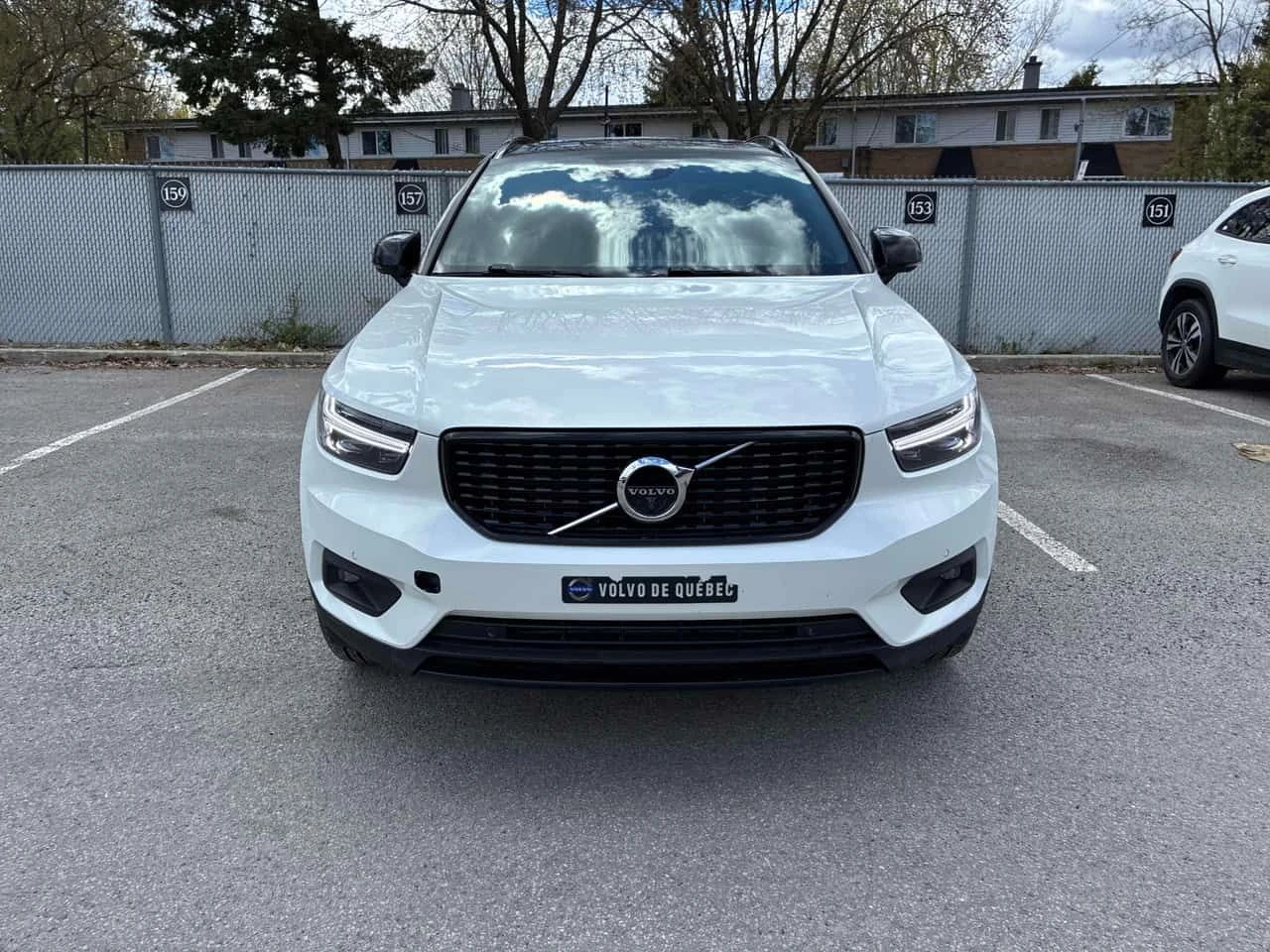 Volvo XC40 | R Design | ДВА КЛЮЧА | ПАНОРАМА | ПОДГРЕВ | , снимка 6 - Автомобили и джипове - 54460335