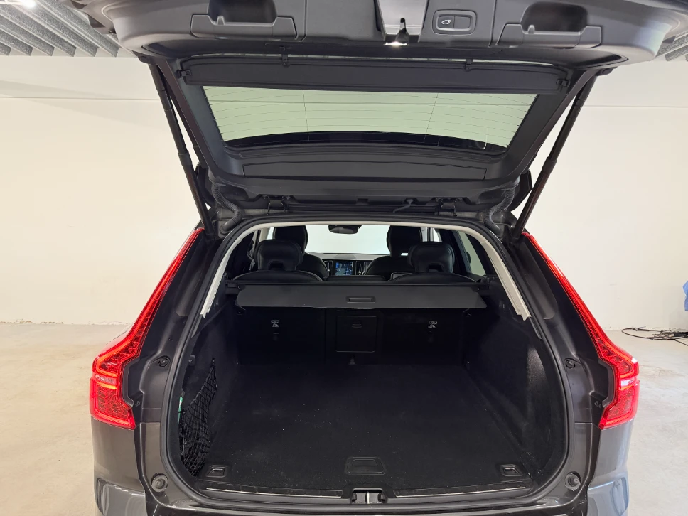 Volvo XC60 T4 Inscription , снимка 8 - Автомобили и джипове - 54511085