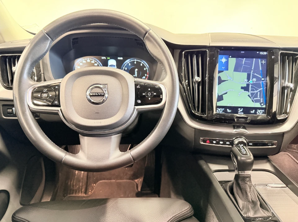 Volvo XC60 T4 Inscription , снимка 5 - Автомобили и джипове - 54511085