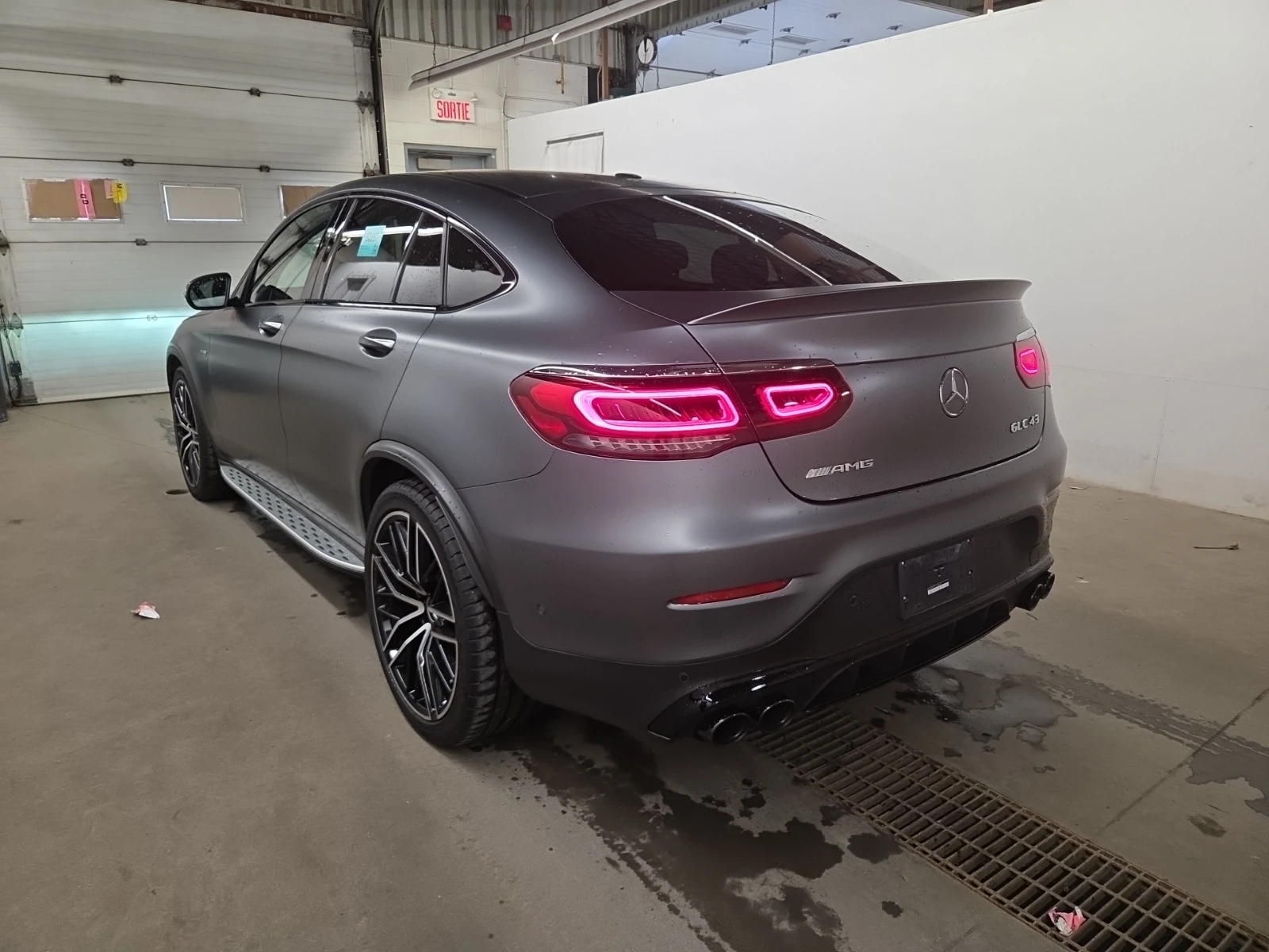 Mercedes-Benz GLC 43 AMG * * CARFAX * * АВТО КРЕДИТ * * Цена до БГ * * , снимка 4 - Автомобили и джипове - 54577773