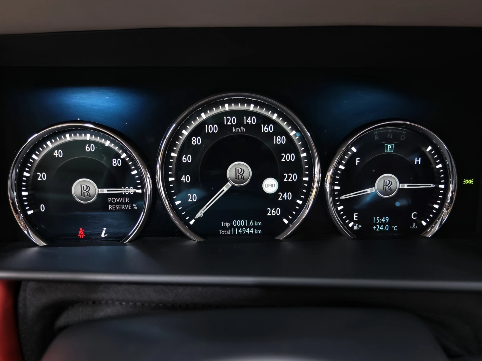 Rolls-Royce Cullinan 6.7* HUD* BLIND SPOT* SOFT CLOSE* 360* ЛЮК* КРАЙНА, снимка 11 - Автомобили и джипове - 55435668