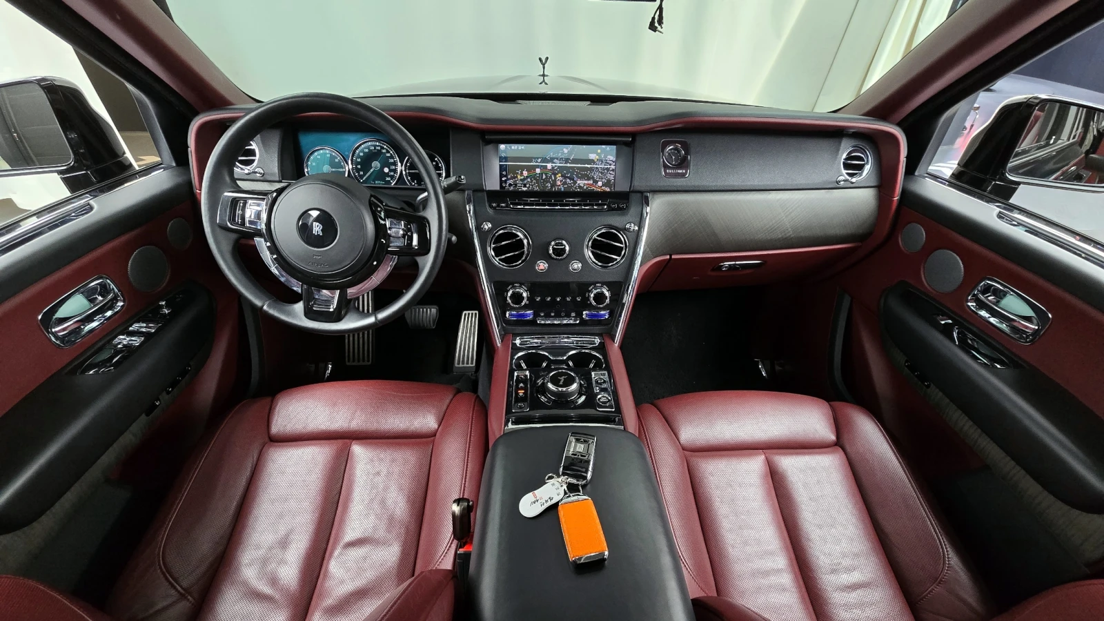 Rolls-Royce Cullinan 6.7* 360* SOFT CLOSE* HUD* BLIND SPOT* КРАЙНА ЦЕНА, снимка 7 - Автомобили и джипове - 55435668