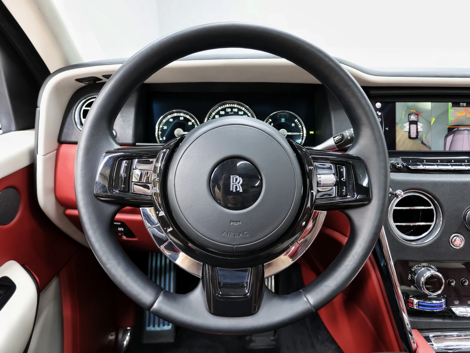 Rolls-Royce Cullinan 6.7* HUD* BLIND SPOT* SOFT CLOSE* 360* ЛЮК* КРАЙНА, снимка 10 - Автомобили и джипове - 55435668