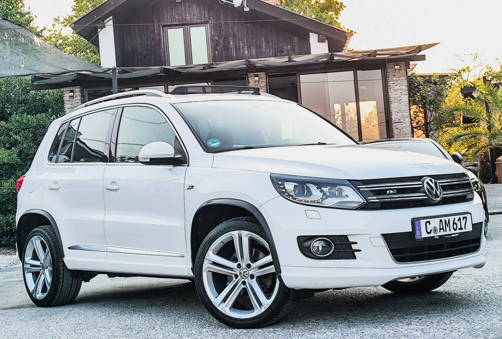 VW Tiguan 2.0TDI DSG R-LINE GERMANY ПАНОРАМА, снимка 3 - Автомобили и джипове - 55710672